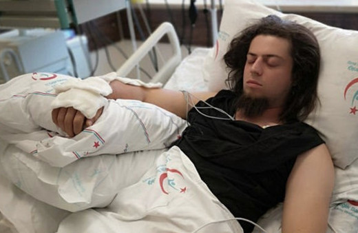 Aref sihirbaz son durumu nasıl kobranın ısırdığı kolu kesilir mi?