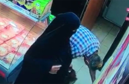 Çarşafıyla beş markette hırsızlık yaptı