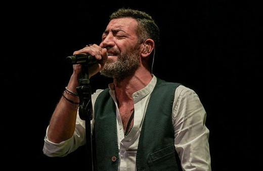 Hakan Altun izlediği film sonrası bakın nereye yerleşti