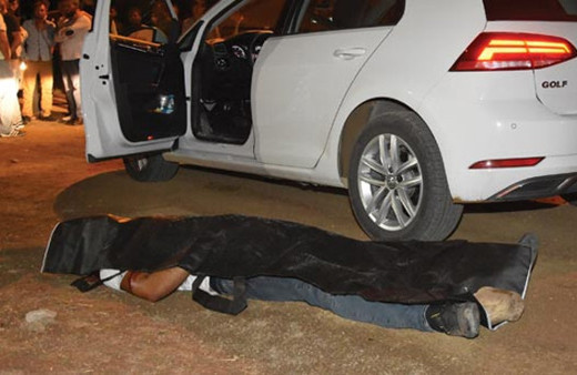 Otomobilinde başından vurulmuş halde bulundu