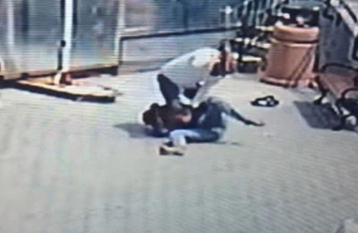 Fatih'te dakikalarca süren dayak kamerada