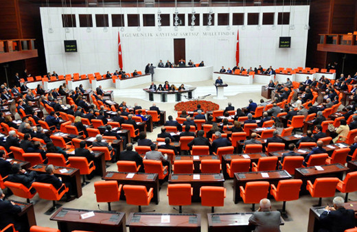 AK Parti'de 3 vekil istifa mı ediyor? Elitaş'tan flaş açıklama