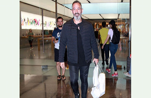 Şalvardan tayta! Cem Yılmaz'ın yeni stili