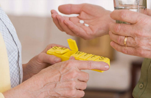 Yaşlılarda ilaç kullanımına dikkat! 