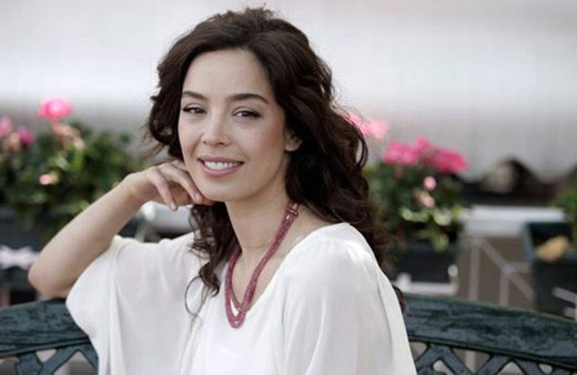 Azra Akın'dan cesur paylaşım