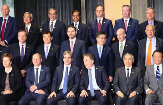 Bakan Berat Albayrak'tan Arjantin'de kritik temaslar