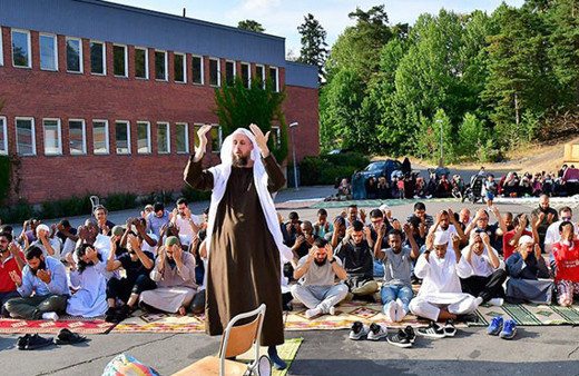 İsveç’te kuraklık nedeniyle Müslümanlar yağmur duasına çıktı