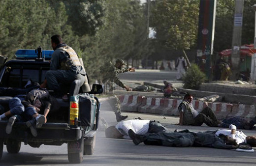 Kabil Havalimanı'nda patlama olay yerinden görüntüler dehşet!