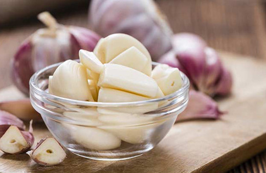 Sabah kahvaltısından önce sarımsak yiyin