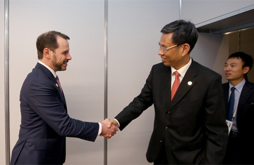 Bakan Albayrak'tan yoğun ekonomi diplomasisi