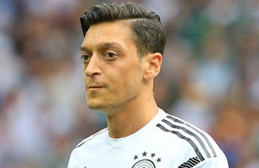 Mesut Özil'in tarihi golü için kim ne manşet attı?