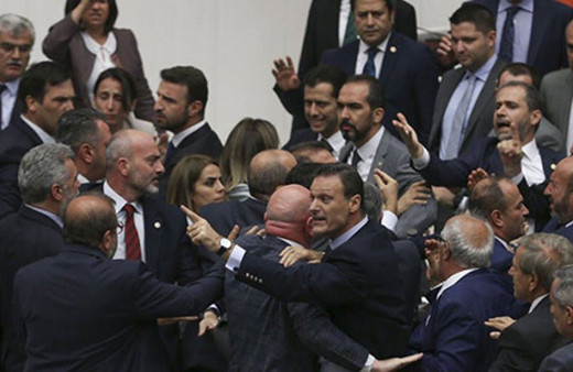 Alpay Özalan: Seni yaşatmak için bin kere ölürüm...