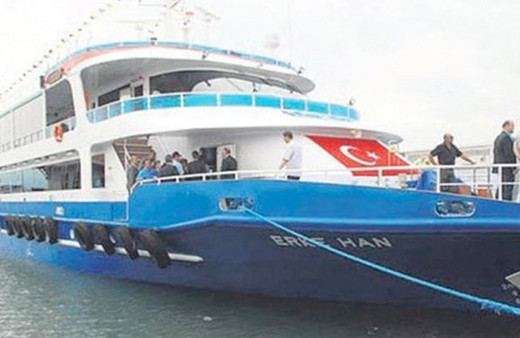 Gemi kaptanı yolcuyu güverteden aşağı attı