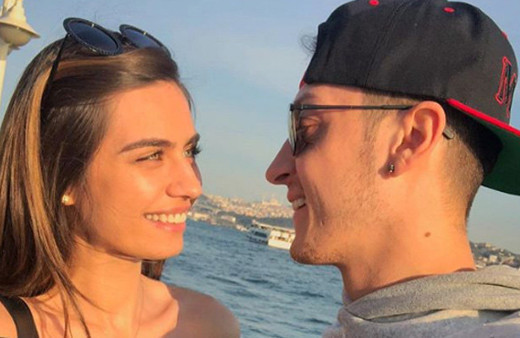 Almanlar iyice kudurdu! Amine Gülşe için skandal iddia