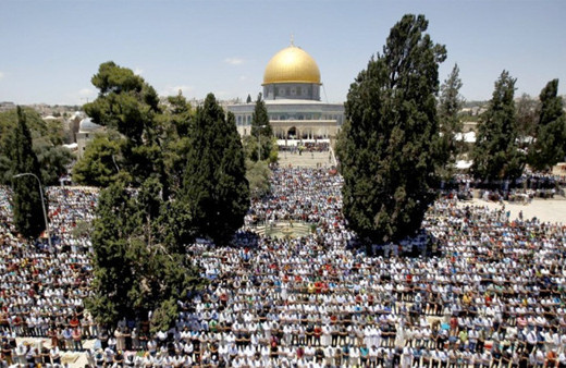 Fanatik Yahudilerden Mescid-i Aksa'ya baskın