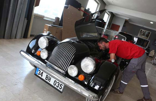 Bu arabaları gören gözlerine inanamıyor!