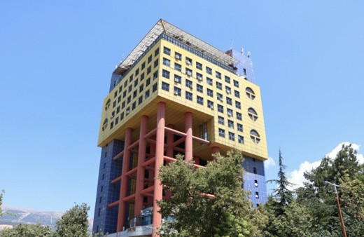 Dünyanın en saçma binası nerede Google'a yazınca çıkan...