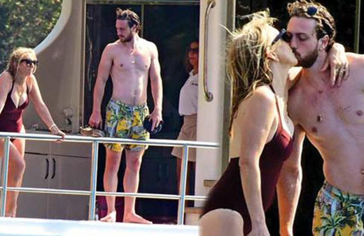 Teknede tatilin elli tonu! Ünlü çift böyle yakalandı