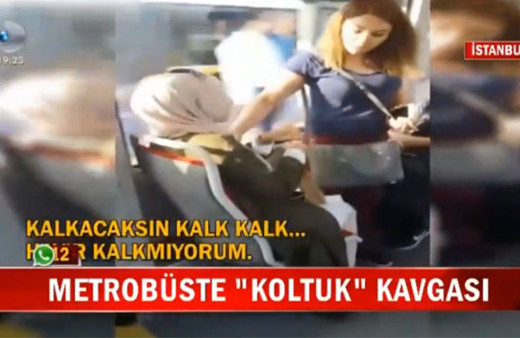 Önce kavga ettiler sonra kucak kucağa yolculuk ettiler!
