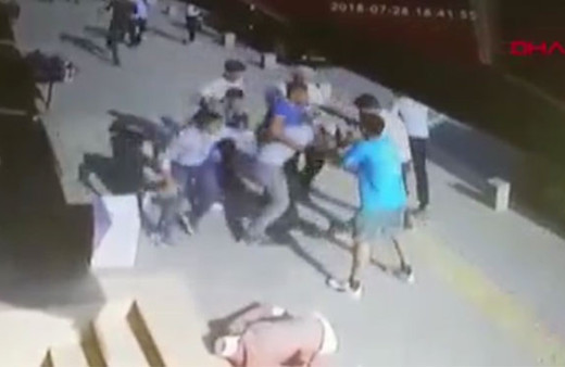 18 yaşındaki genci öldüresiye dövdüler! 