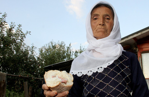 Ekmeğin içinden çıkanı görünce şok oldular