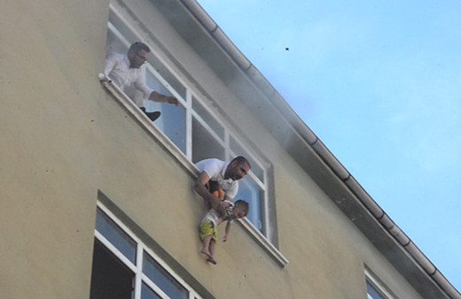 İstanbul'da dehşet anları: Yangında can pazarı!