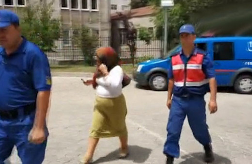 Otostopçu kadın fuhuş yaptığı şahsın parasını çalınca yakayı ele verdi!