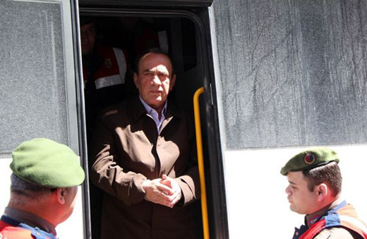 Çakıcı'nın raporuna iki görevden alma