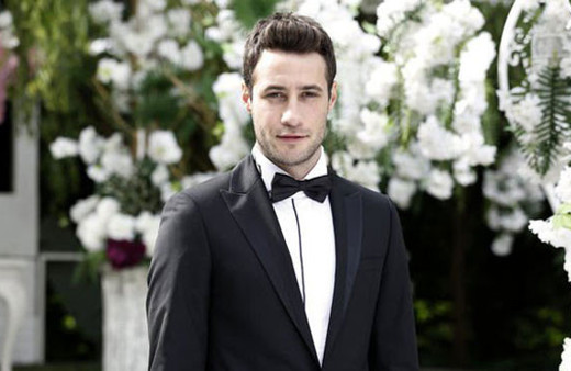 Darısı Başımıza Ozan Dolunay kimdir nereli? O dizide de başrol oynamıştı