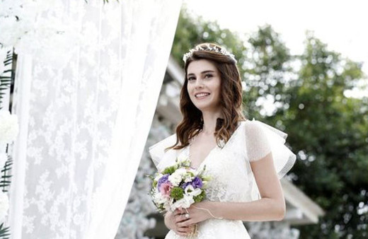 Darısı Başımıza'nın Öyküsü Elif Doğan kimdir? Çukur'da da oynamıştı