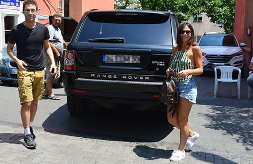 Demet Özdemir Seçkin Özdemir çiftinden evlilik sinyali!