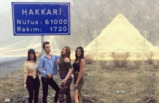 Marjinal Aşiret Çocuğu paylaşımlarıyla sosyal medyayı salladı!