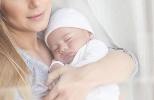 Bebeğinize ne kadar sarılırsanız o kadar zeki oluyor