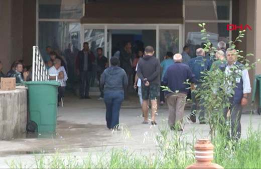 Hastane önünde acı bekleyiş sürüyor! 