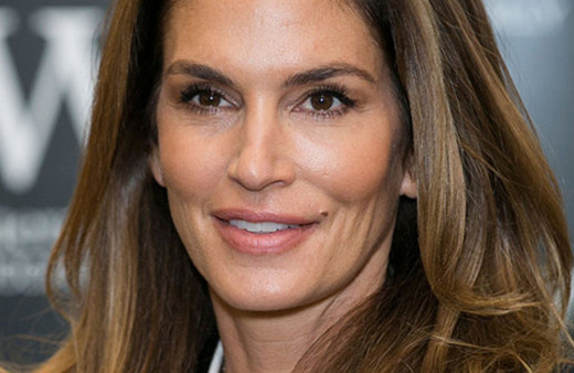 90'lı yıllara damga vurmuştu! Cindy Crawford güzellik sırrını itiraf etti