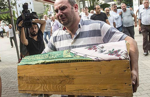  Küçücük bedenini kimseye bırakmadı