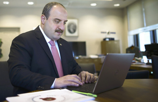 Yeni Sanayi ve Teknoloji Bakanı Mustafa Varank kimdir nereli