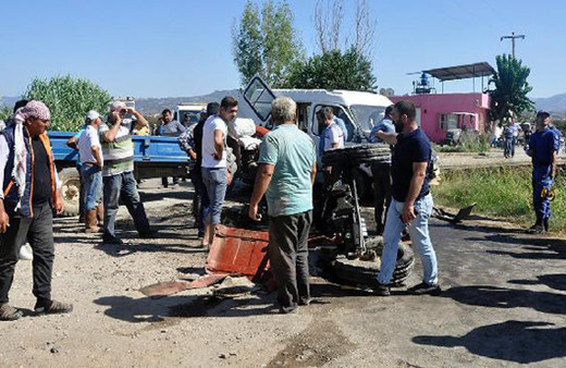 Tarım işçilerini taşıyan iki araç çarpıştı: Çok sayıda yaralı var!