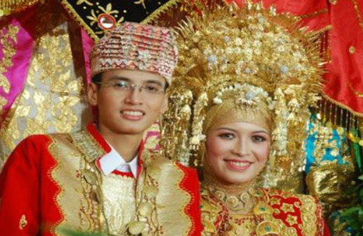 Bu adada erkekler 'gelin' oluyor! Bekaretlerini ise... 