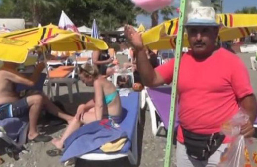  Müthiş pazarlama tekniğiyle satış yapan kağıt helvacı!