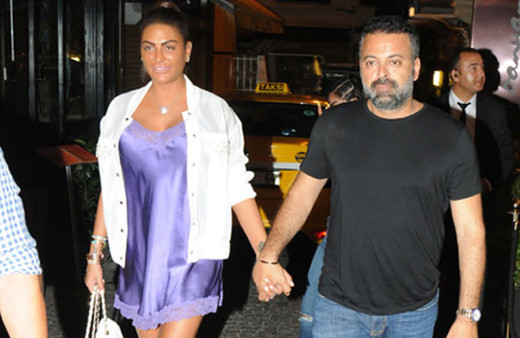 Dünyaca ünlü şarkıcı sosyetik güzel Süreyya Yalçın'ı taklit etti!