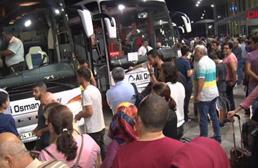 Otogarlarda bayram yoğunluğu gece boyunca sürdü