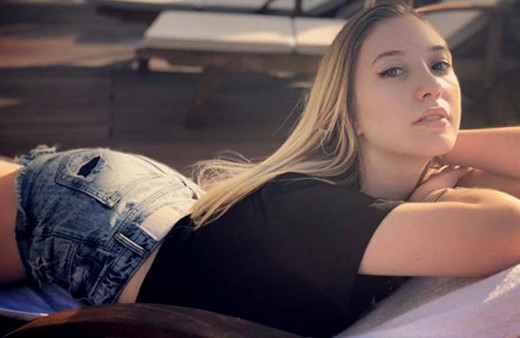 Yasmin Erbil ünlü şarkıcının eski nişanlısını kaptı!