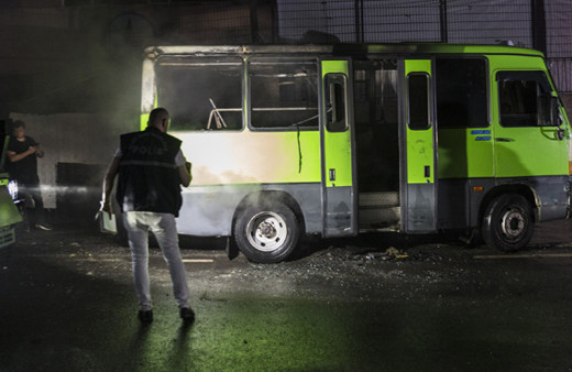 Beyoğlu'nda park halindeki minibüs kundaklandı