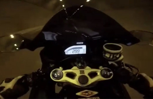 Motosikletli maganda ölüme böyle davetiye çıkardı! 