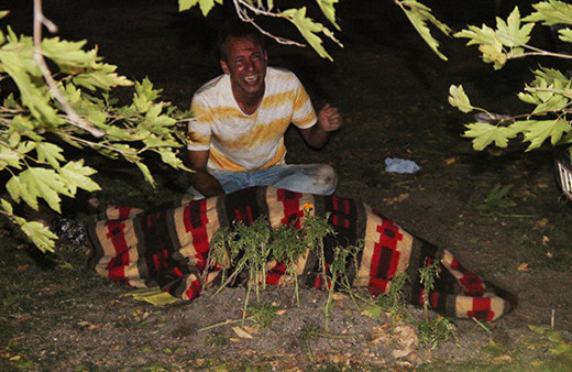Gece yarısı çok acı olay: Başında feryat etti!