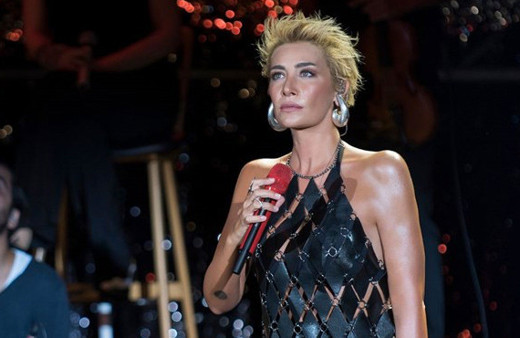 Sıla'dan Ahmet Kural'a 'beyaz atlı prens' göndermesi!