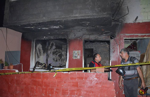 Çanakkale'de ev yangını: 1 ölü 2 yaralı