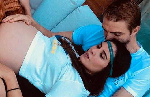 Şükran Ovalı ve Caner Erkin çiftinin kızlarının ilk fotoğrafı