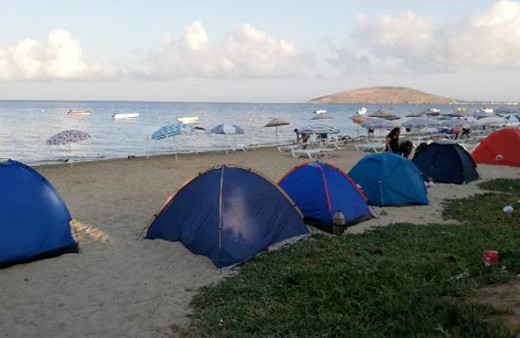 Avşa adasında tatilciler yer bulamayınca...